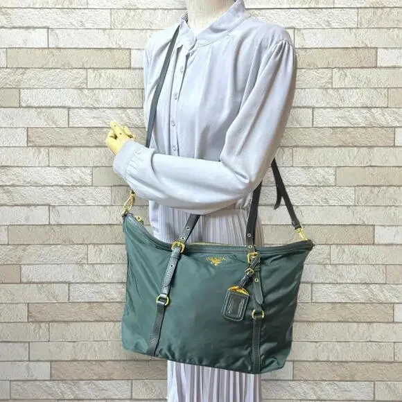 PRADA Green Shoulder Bag - Picture 2 of 16